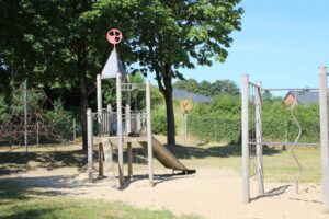 Spielplatz - Anna-Ovena-Hoyer-Straße