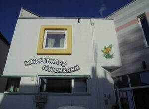 Krippenhaus Löwenzahn