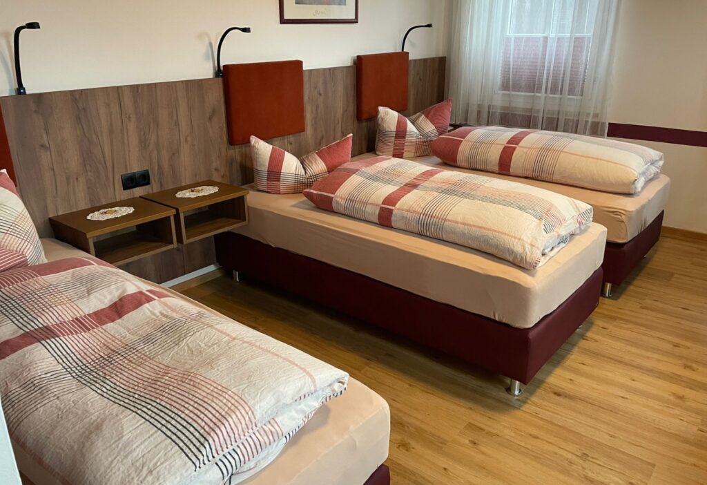 Möbeltischler Thaining