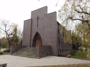 Expressionistische Friedhofskapelle