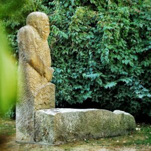 Skulpturengarten hinter dem Christinenhaus