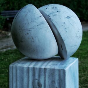 Skulpturengarten hinter dem Christinenhaus