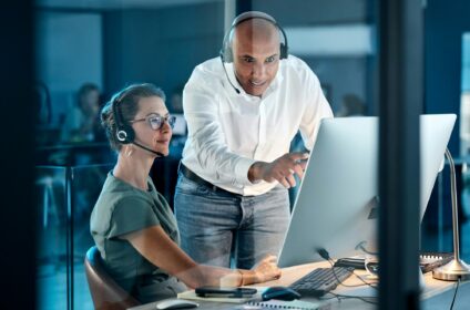 Coaching, training and help with business people in call center for telemarketing, customer support